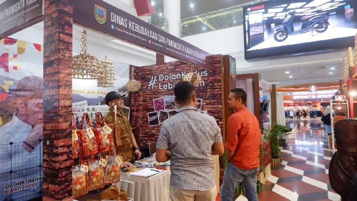 Suasana bazar Indonesia Tourism & Trade Invesment Expo (ITTE) Prioritas Batam yang berlangsung di Mega Mall, Batam Center, 23-26 Februari 2023. TEMPO/ Yogi Eka Sahputra